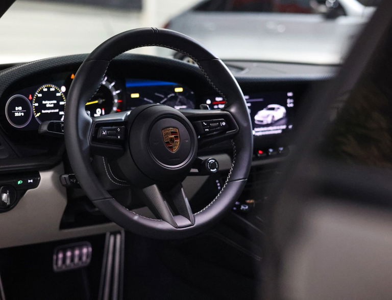 Porsche 992 GT3 Touring