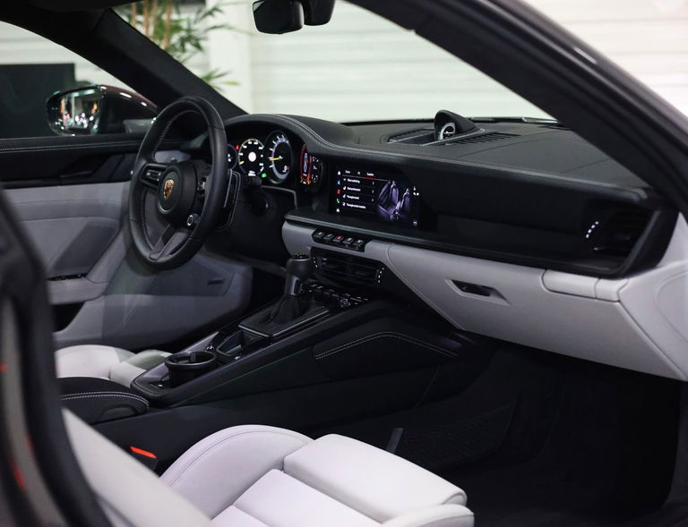 Porsche 992 GT3 Touring