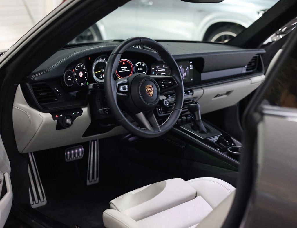 Porsche 992 GT3 Touring