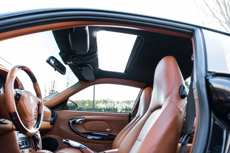 Porsche 996 Carrera 4 Millennium Edition