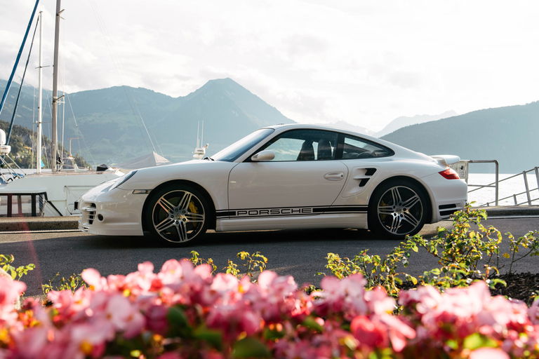 Livia alias WithLiv – How posters and Excel-spreadsheets led to Porsche