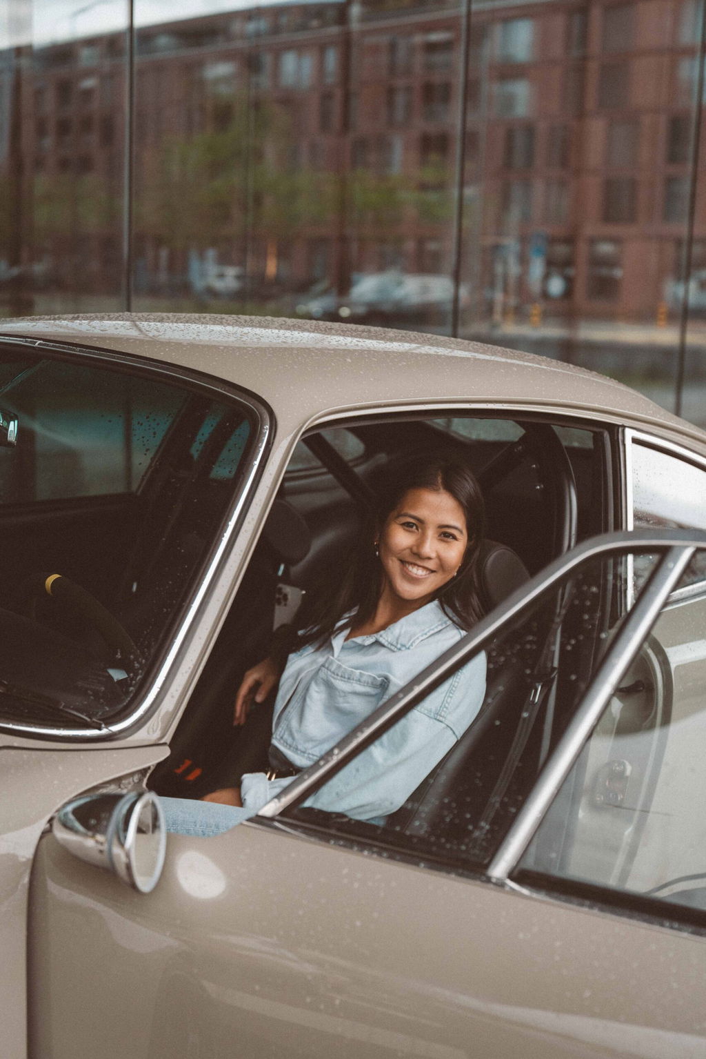 Livia alias WithLiv – How posters and Excel-spreadsheets led to Porsche