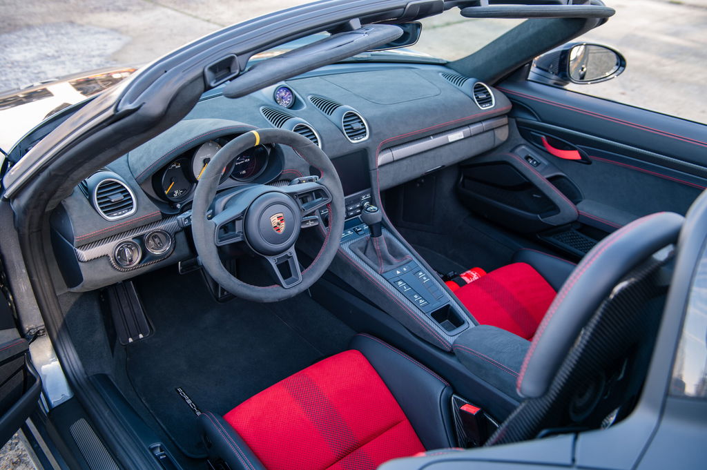 Porsche 718 Spyder RS