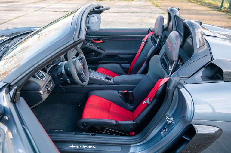 Porsche 718 Spyder RS