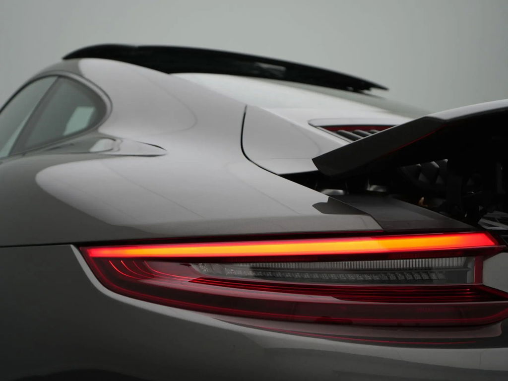 Porsche 991.2 Carrera GTS