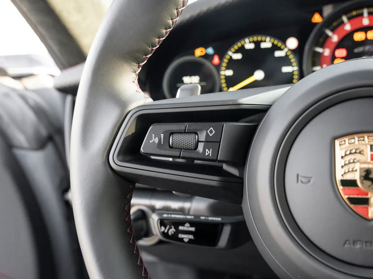 Porsche 992 GT3 Touring