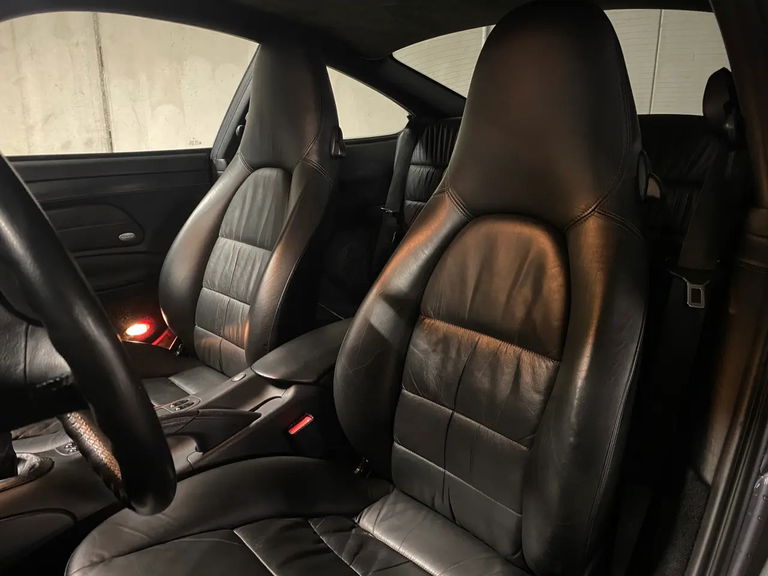 Porsche 996 Carrera 4