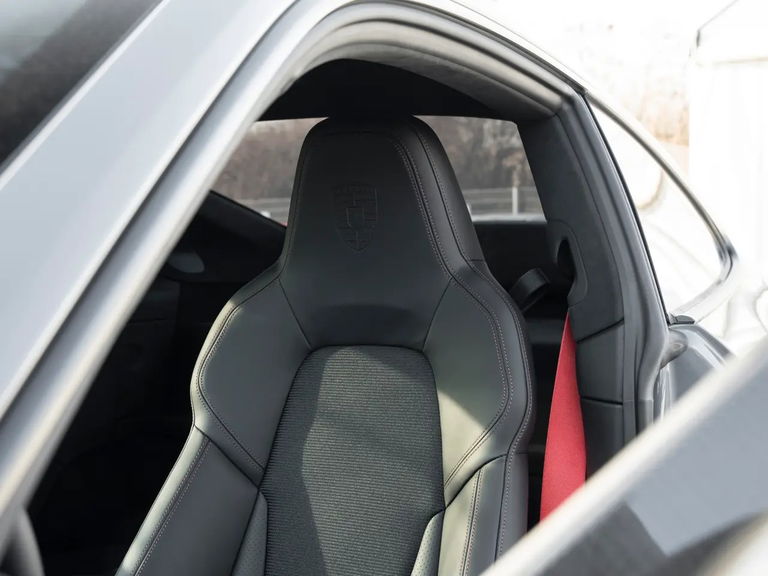 Porsche 992 GT3 Touring