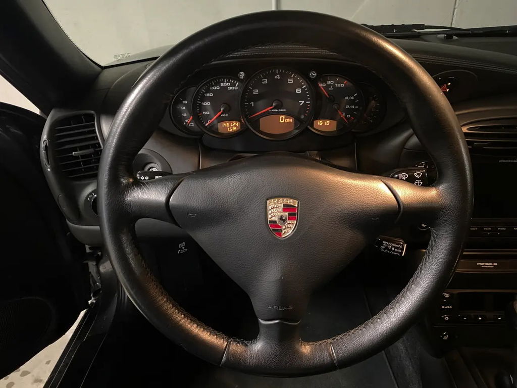 Porsche 996 Carrera 4