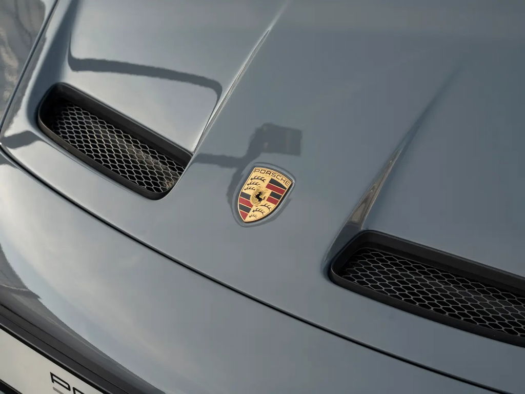 Porsche 992 GT3 Touring