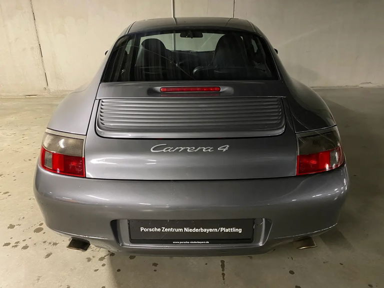 Porsche 996 Carrera 4