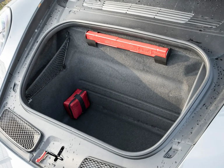 Porsche 992 GT3 Touring