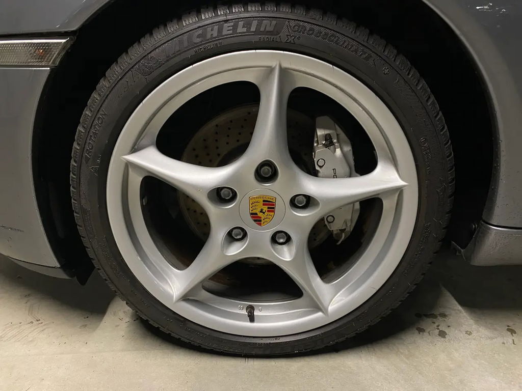 Porsche 996 Carrera 4