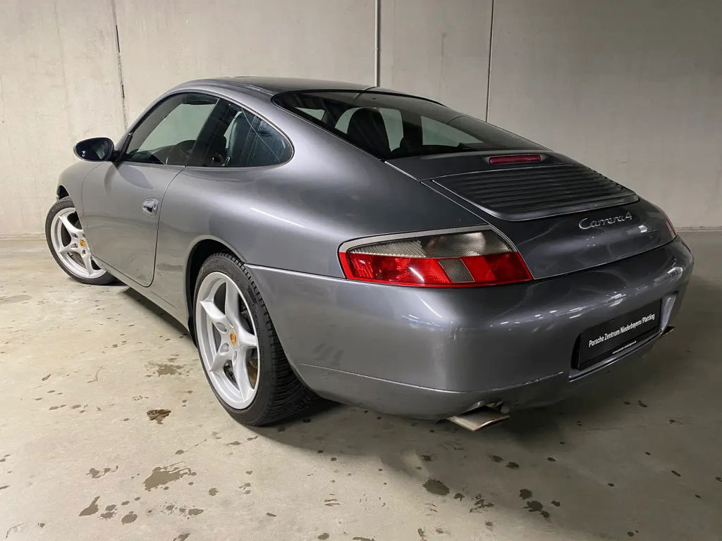 Porsche 996 Carrera 4