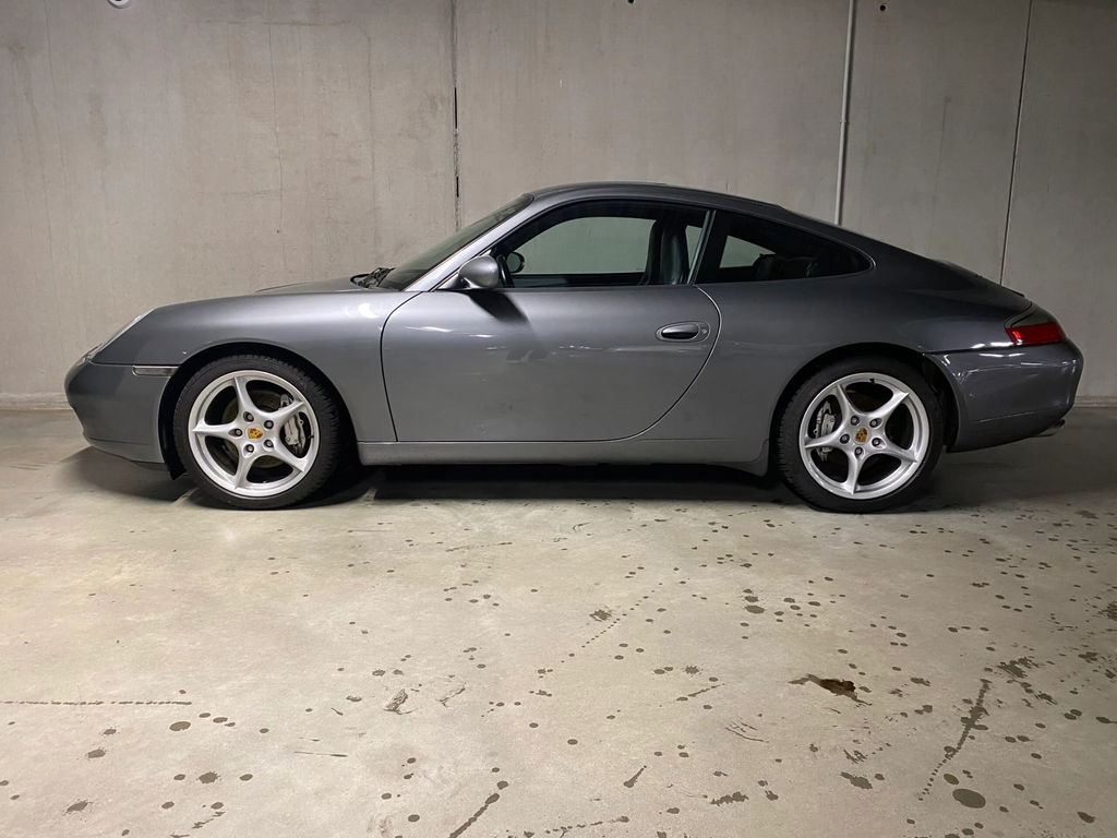 Porsche 996 Carrera 4