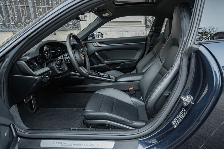 Porsche 992 Carrera 4S