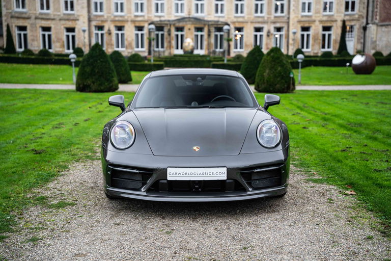 Porsche 992 Carrera 4S