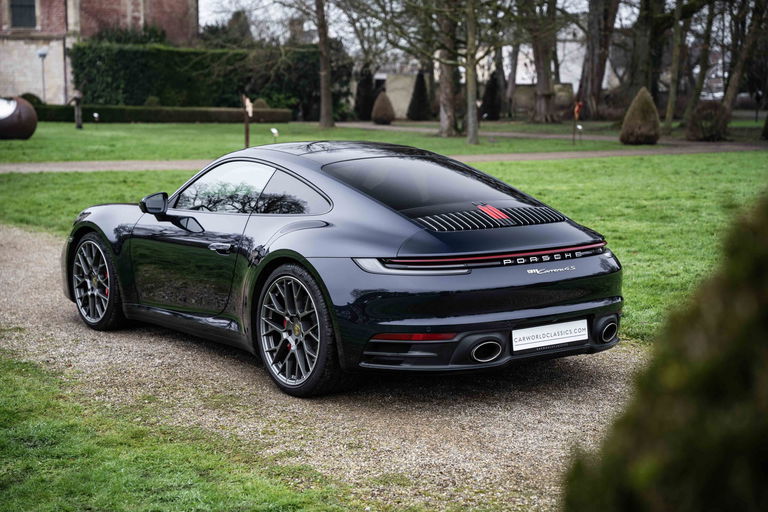 Porsche 992 Carrera 4S