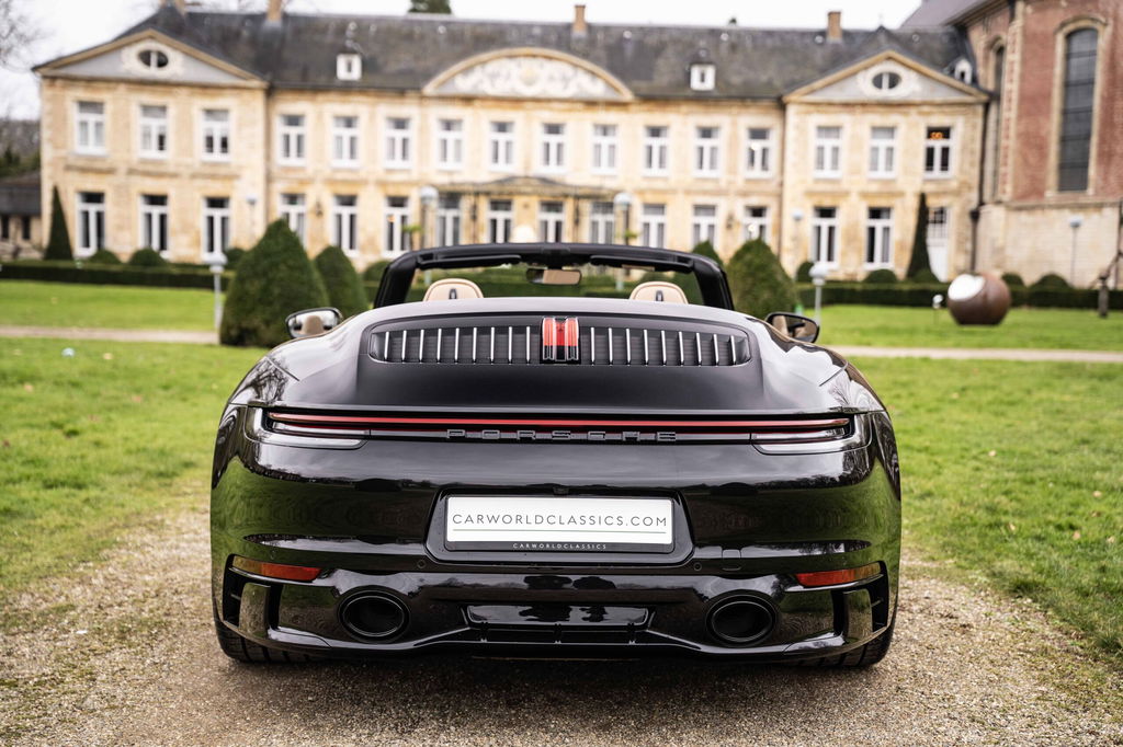 Porsche 992 Carrera 4S