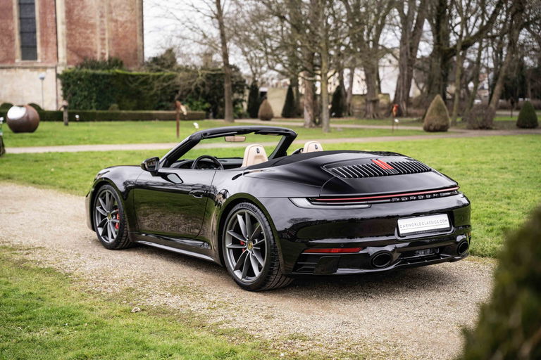 Porsche 992 Carrera 4S