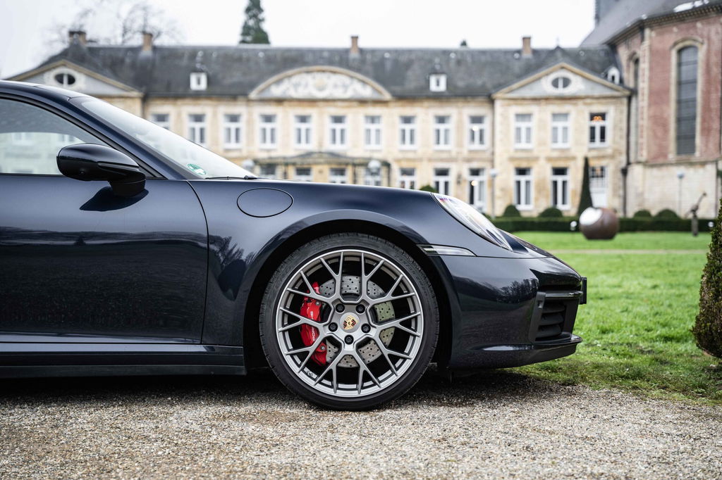 Porsche 992 Carrera 4S