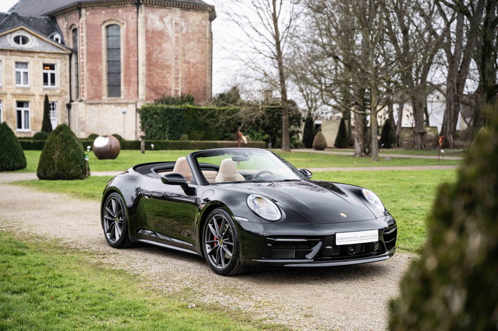 Porsche 992 Carrera 4S