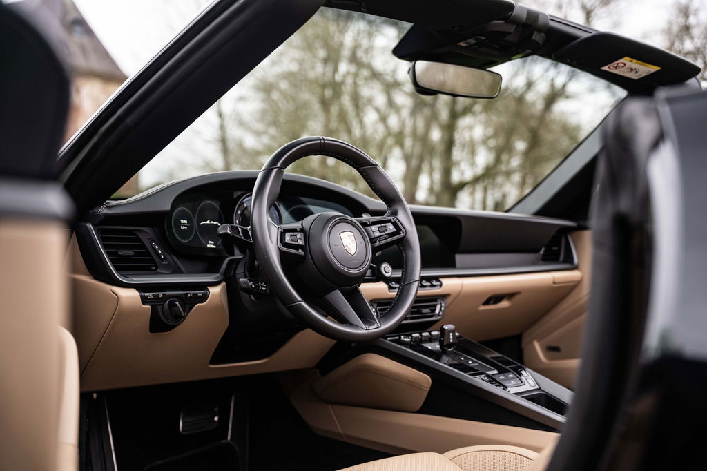 Porsche 992 Carrera 4S