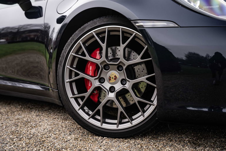 Porsche 992 Carrera 4S