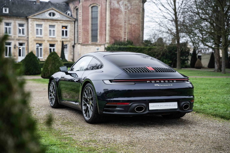 Porsche 992 Carrera 4S