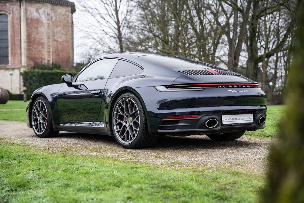 Porsche 992 Carrera 4S