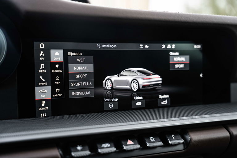 Porsche 992 Carrera 4S