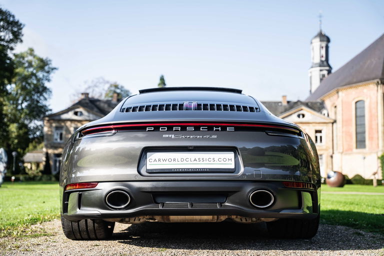 Porsche 992 Carrera 4S