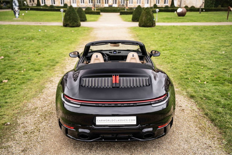 Porsche 992 Carrera 4S