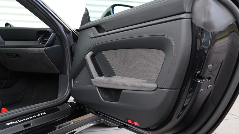 Porsche 992.2 Carrera 4 GTS