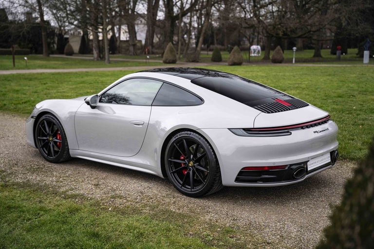 Porsche 992 Carrera 4S