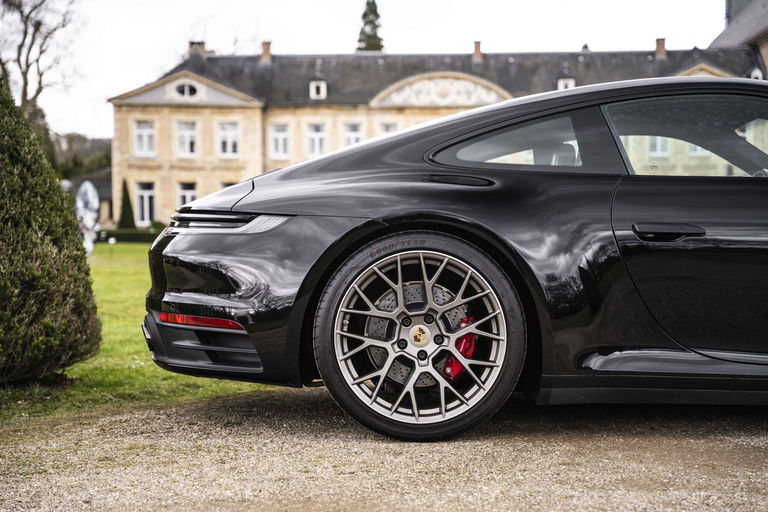 Porsche 992 Carrera 4S