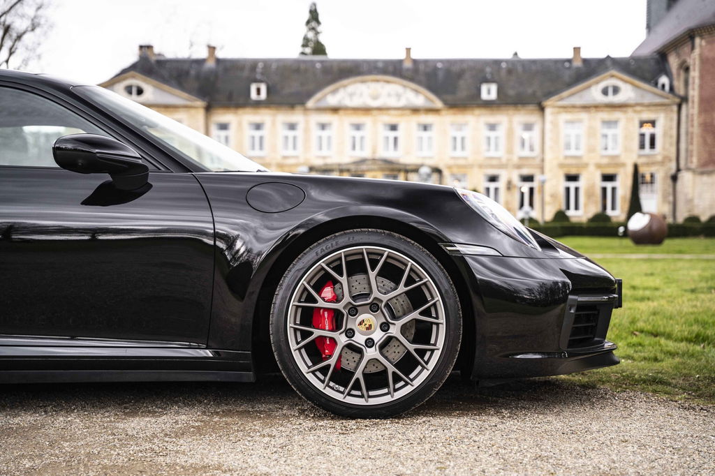Porsche 992 Carrera 4S