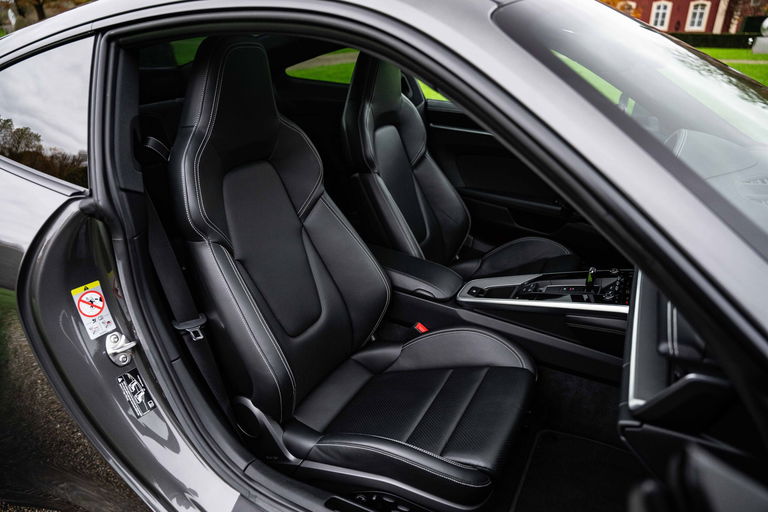 Porsche 992 Carrera 4S