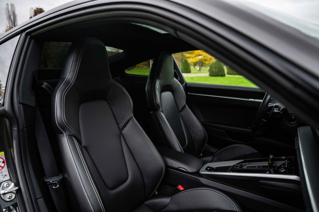 Porsche 992 Carrera 4S