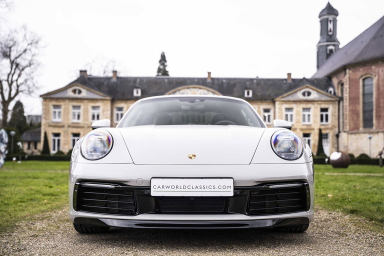 Porsche 992 Carrera 4S