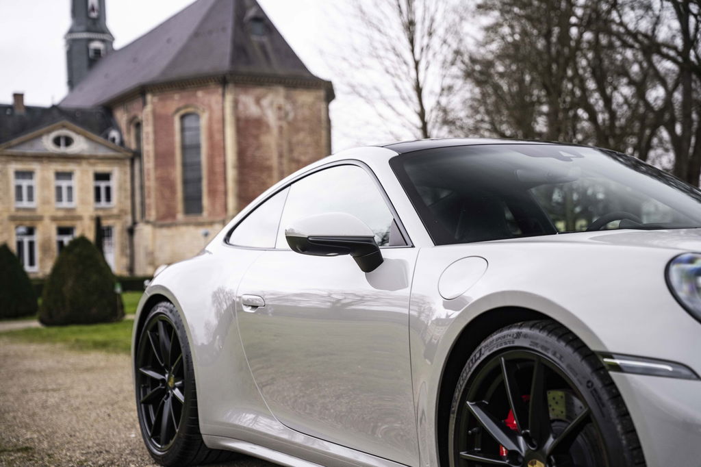 Porsche 992 Carrera 4S