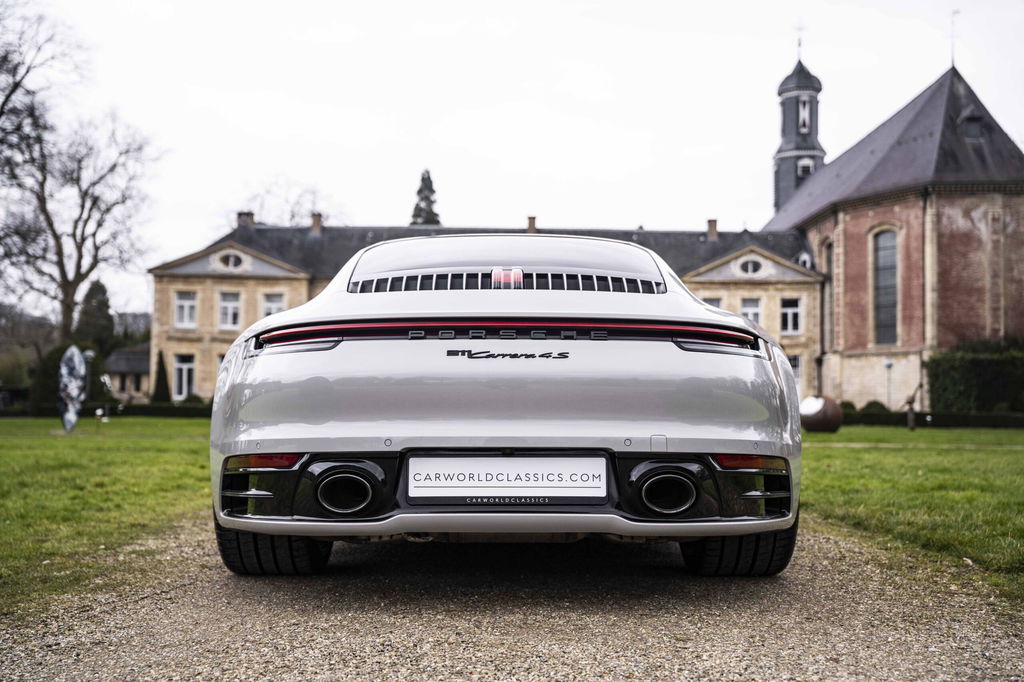 Porsche 992 Carrera 4S