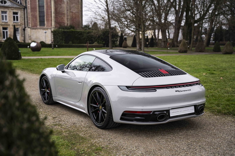 Porsche 992 Carrera 4S