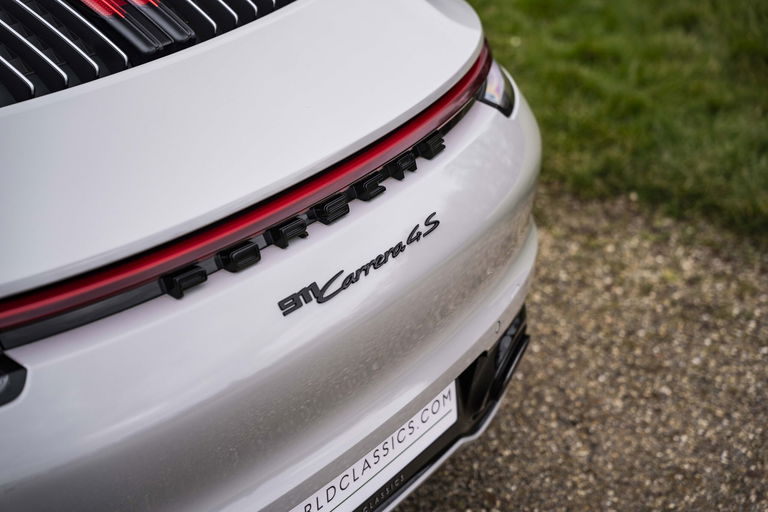 Porsche 992 Carrera 4S