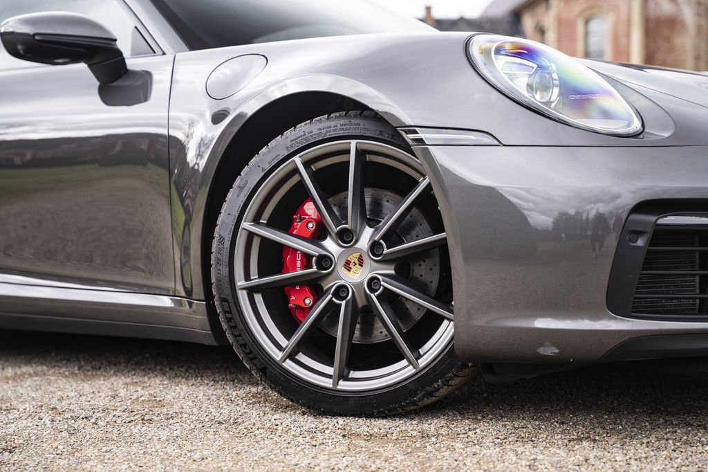 Porsche 992 Carrera 4S