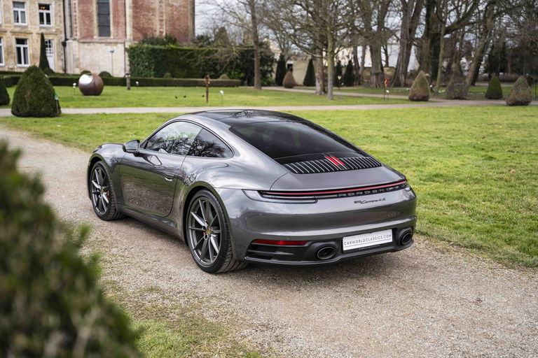 Porsche 992 Carrera 4S