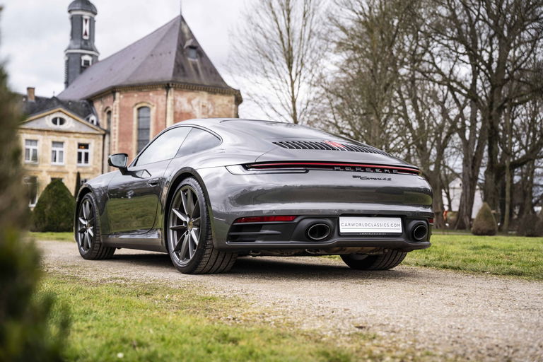Porsche 992 Carrera 4S