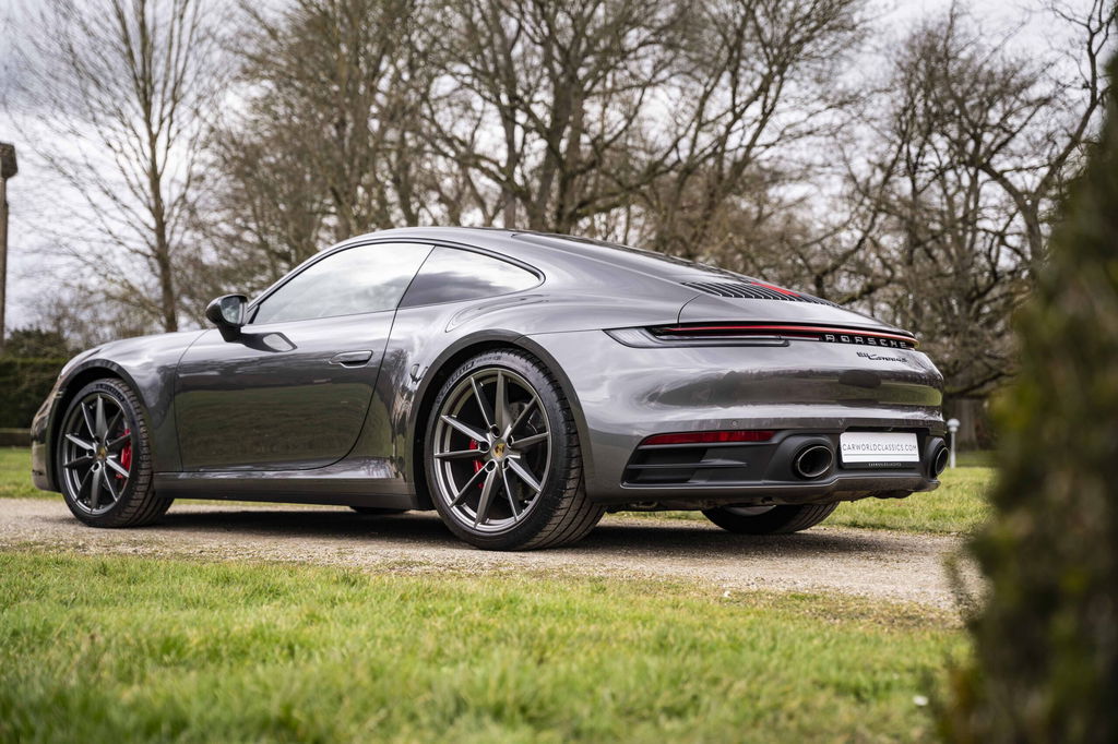 Porsche 992 Carrera 4S