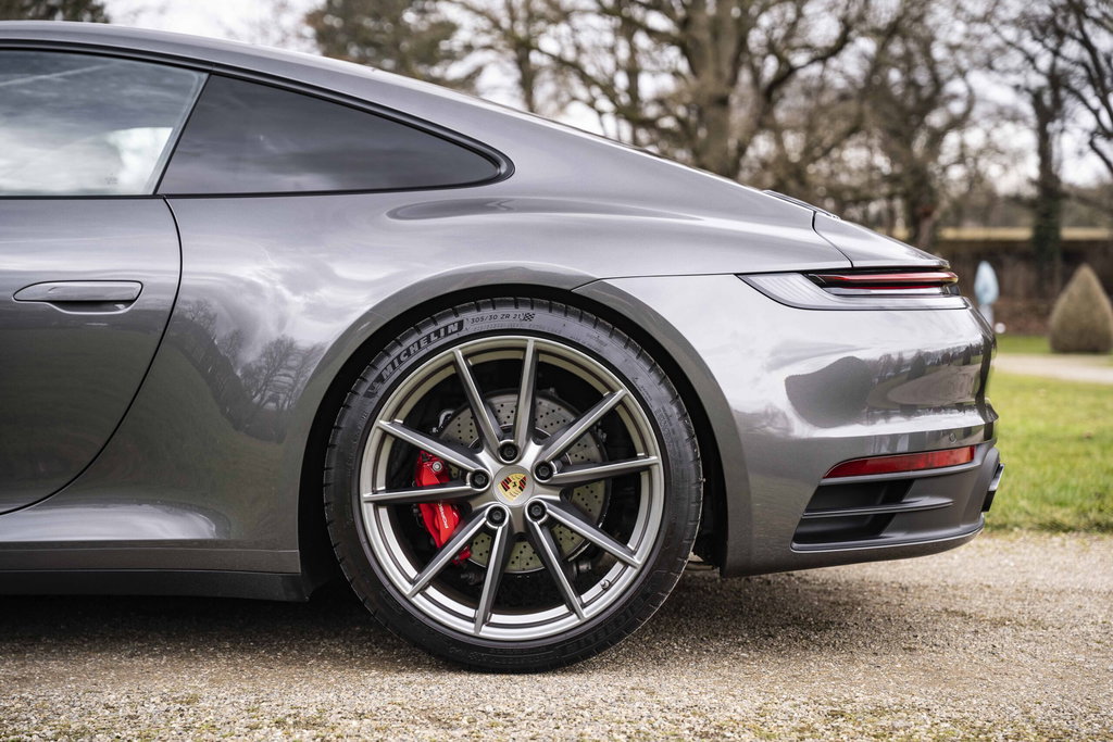 Porsche 992 Carrera 4S