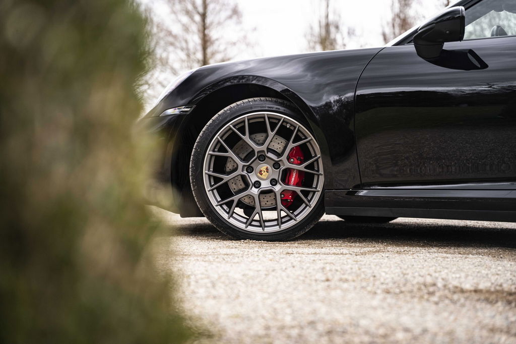 Porsche 992 Carrera 4S